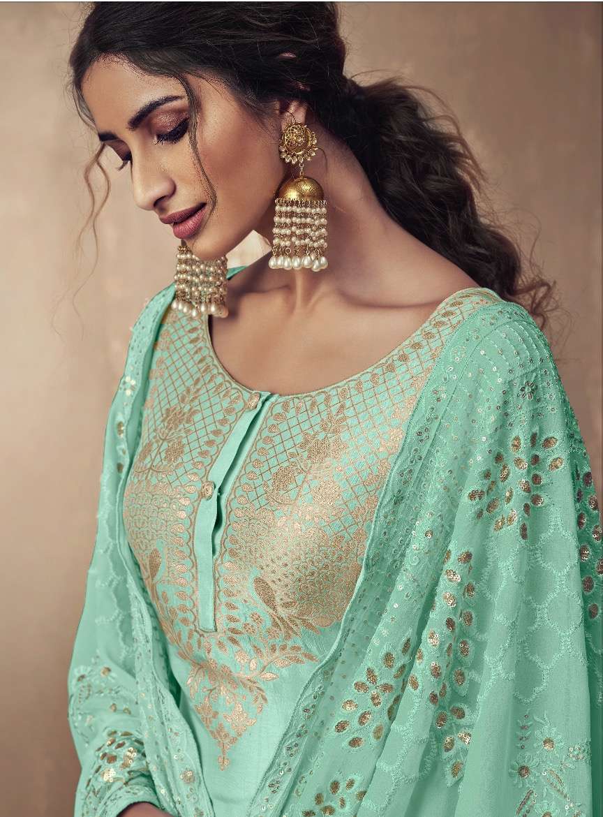 Women Cream Banarasi-Jacquard Embroidered Banarasi jacquard Kurta with pant & Embroidered Dupatta